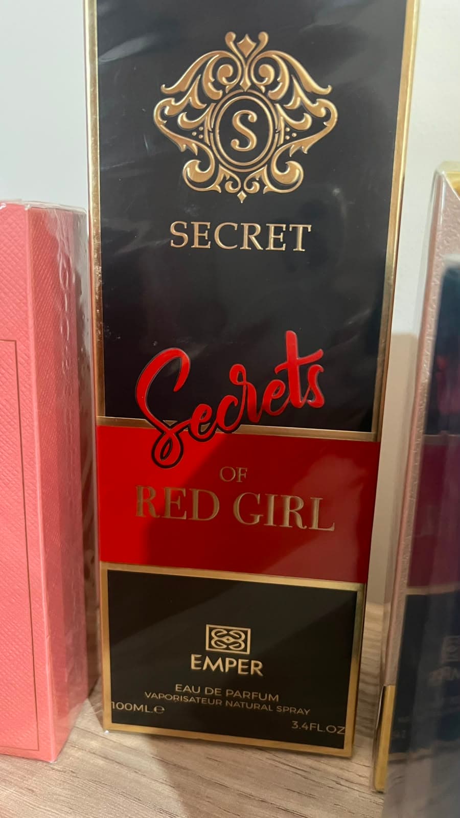 Emper Secrets of Red Girl